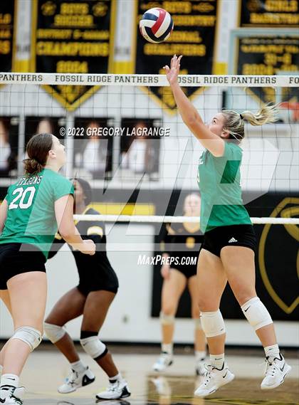Thumbnail 3 in Southlake Carroll vs Fossil Ridge photogallery.