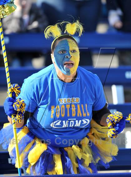 Thumbnail 2 in S & S Consolidated vs. Leonard (UIL 2A Regional Semifinal) photogallery.