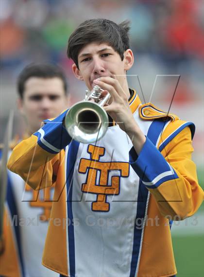 Thumbnail 3 in S & S Consolidated vs. Leonard (UIL 2A Regional Semifinal) photogallery.