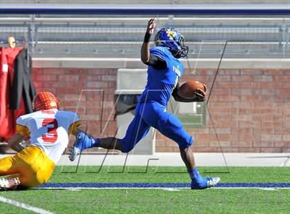 Thumbnail 2 in S & S Consolidated vs. Leonard (UIL 2A Regional Semifinal) photogallery.