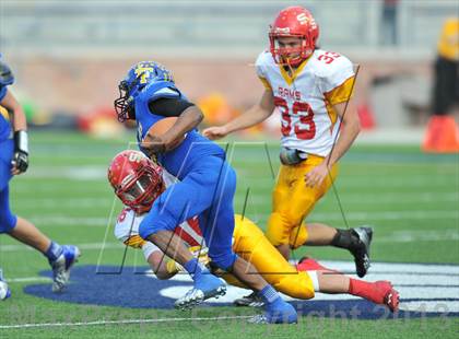 Thumbnail 3 in S & S Consolidated vs. Leonard (UIL 2A Regional Semifinal) photogallery.