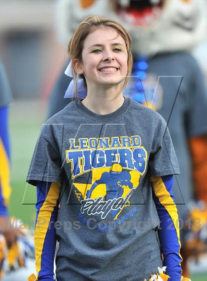 Thumbnail 1 in S & S Consolidated vs. Leonard (UIL 2A Regional Semifinal) photogallery.