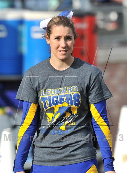 Thumbnail 2 in S & S Consolidated vs. Leonard (UIL 2A Regional Semifinal) photogallery.