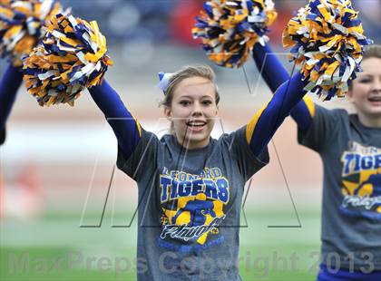 Thumbnail 2 in S & S Consolidated vs. Leonard (UIL 2A Regional Semifinal) photogallery.