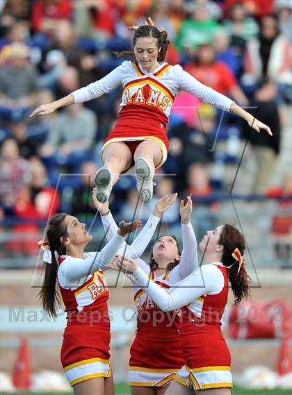 Thumbnail 2 in S & S Consolidated vs. Leonard (UIL 2A Regional Semifinal) photogallery.
