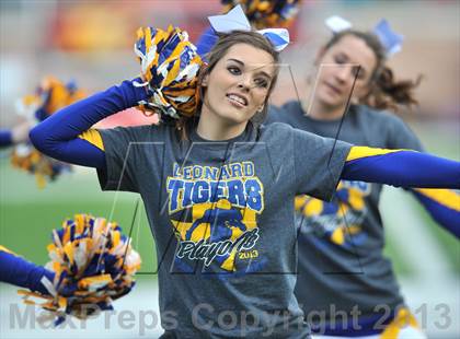 Thumbnail 1 in S & S Consolidated vs. Leonard (UIL 2A Regional Semifinal) photogallery.