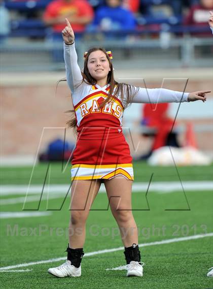 Thumbnail 2 in S & S Consolidated vs. Leonard (UIL 2A Regional Semifinal) photogallery.