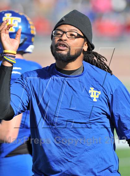 Thumbnail 1 in S & S Consolidated vs. Leonard (UIL 2A Regional Semifinal) photogallery.