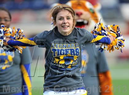 Thumbnail 3 in S & S Consolidated vs. Leonard (UIL 2A Regional Semifinal) photogallery.