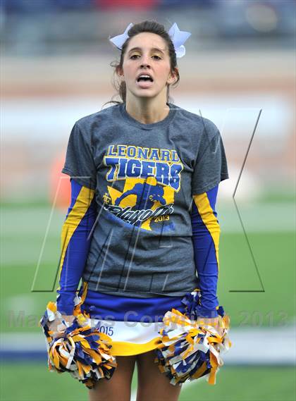 Thumbnail 2 in S & S Consolidated vs. Leonard (UIL 2A Regional Semifinal) photogallery.