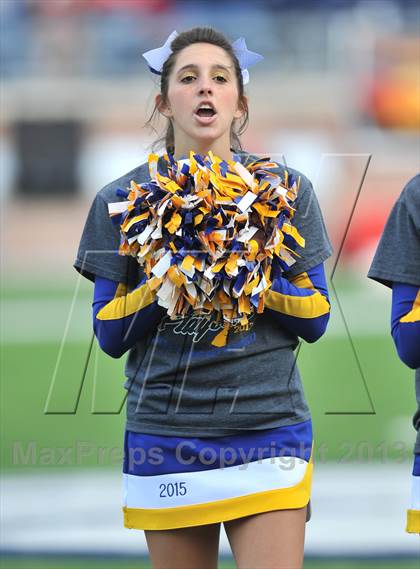 Thumbnail 3 in S & S Consolidated vs. Leonard (UIL 2A Regional Semifinal) photogallery.
