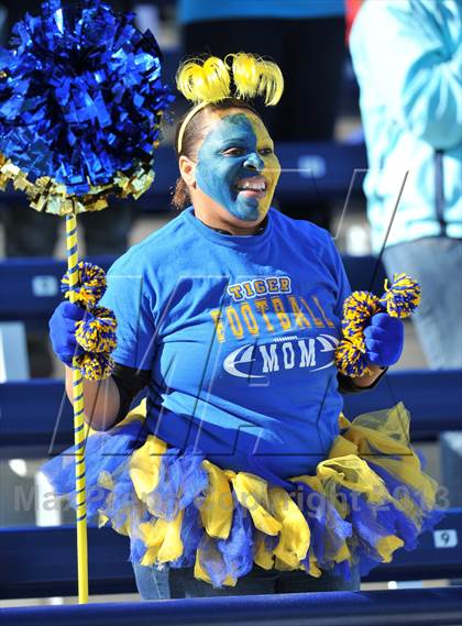 Thumbnail 2 in S & S Consolidated vs. Leonard (UIL 2A Regional Semifinal) photogallery.