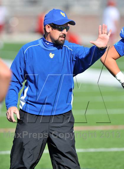 Thumbnail 1 in S & S Consolidated vs. Leonard (UIL 2A Regional Semifinal) photogallery.