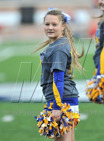 Thumbnail 3 in S & S Consolidated vs. Leonard (UIL 2A Regional Semifinal) photogallery.