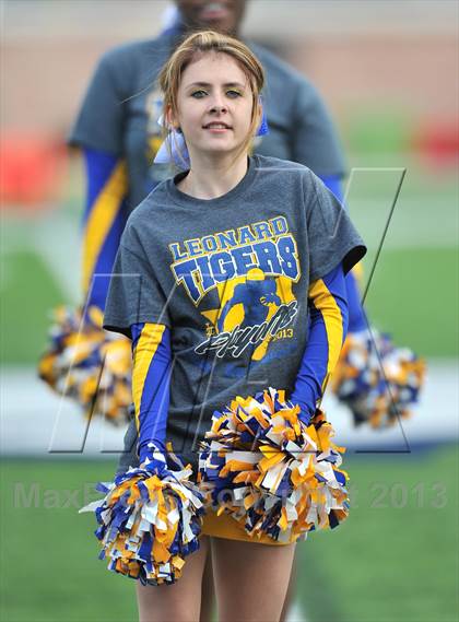 Thumbnail 2 in S & S Consolidated vs. Leonard (UIL 2A Regional Semifinal) photogallery.