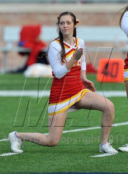 Thumbnail 1 in S & S Consolidated vs. Leonard (UIL 2A Regional Semifinal) photogallery.