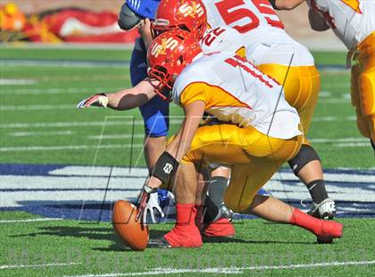 Thumbnail 3 in S & S Consolidated vs. Leonard (UIL 2A Regional Semifinal) photogallery.