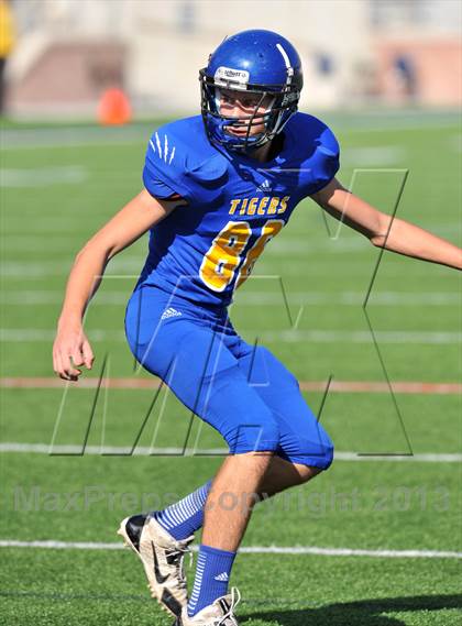 Thumbnail 3 in S & S Consolidated vs. Leonard (UIL 2A Regional Semifinal) photogallery.
