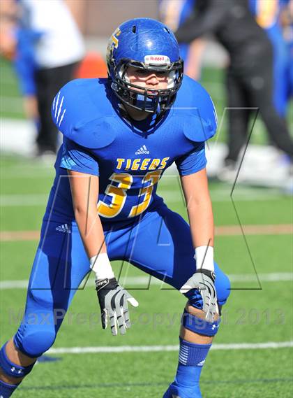 Thumbnail 3 in S & S Consolidated vs. Leonard (UIL 2A Regional Semifinal) photogallery.