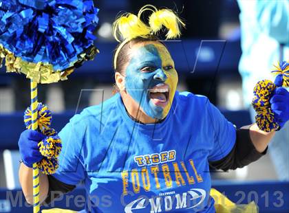 Thumbnail 1 in S & S Consolidated vs. Leonard (UIL 2A Regional Semifinal) photogallery.