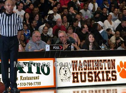 Thumbnail 2 in Oakland vs. Castro Valley (CIF State NorCal D1 Semifinal) photogallery.