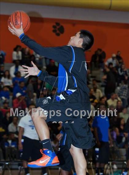 Thumbnail 3 in Oakland vs. Castro Valley (CIF State NorCal D1 Semifinal) photogallery.