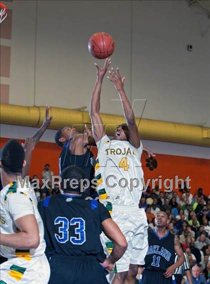 Thumbnail 1 in Oakland vs. Castro Valley (CIF State NorCal D1 Semifinal) photogallery.