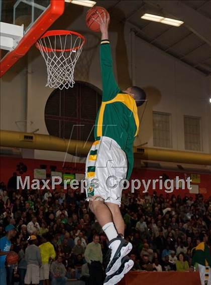 Thumbnail 2 in Oakland vs. Castro Valley (CIF State NorCal D1 Semifinal) photogallery.