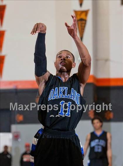 Thumbnail 1 in Oakland vs. Castro Valley (CIF State NorCal D1 Semifinal) photogallery.