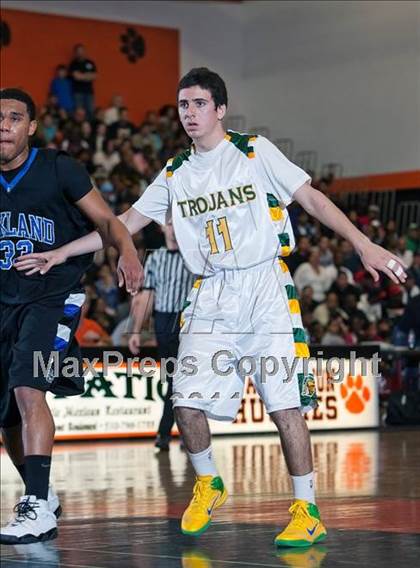 Thumbnail 1 in Oakland vs. Castro Valley (CIF State NorCal D1 Semifinal) photogallery.