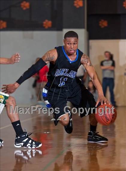 Thumbnail 1 in Oakland vs. Castro Valley (CIF State NorCal D1 Semifinal) photogallery.
