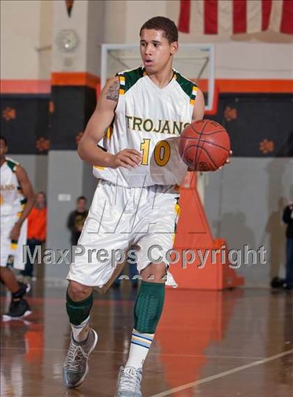 Thumbnail 1 in Oakland vs. Castro Valley (CIF State NorCal D1 Semifinal) photogallery.