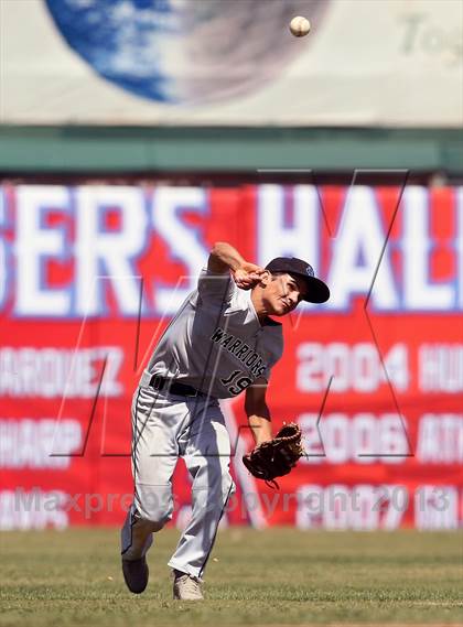 Thumbnail 3 in Arrowhead Christian vs. Calvary Murrieta (County Clash) photogallery.