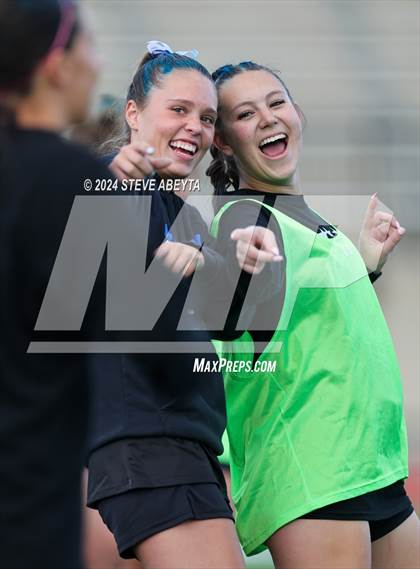 Thumbnail 2 in Arvada West @ Grandview (CHSAA 5A Second Round) photogallery.