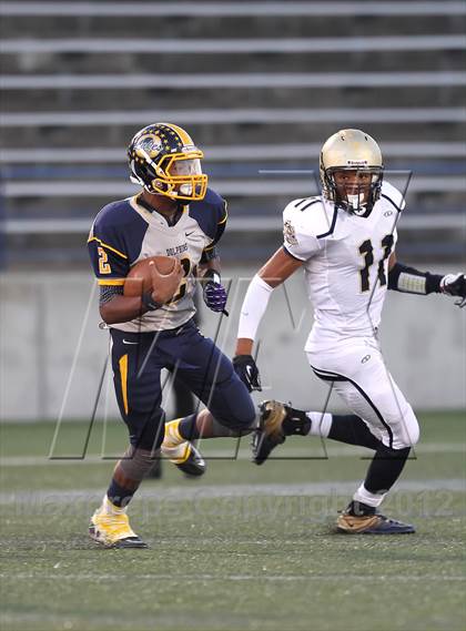 Thumbnail 2 in Hylton vs. Ocean Lakes (VHSL 3A D6 Semifinal) photogallery.