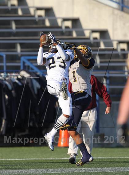 Thumbnail 2 in Hylton vs. Ocean Lakes (VHSL 3A D6 Semifinal) photogallery.