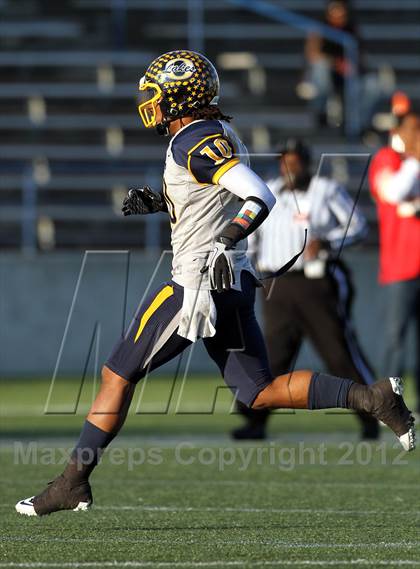 Thumbnail 2 in Hylton vs. Ocean Lakes (VHSL 3A D6 Semifinal) photogallery.