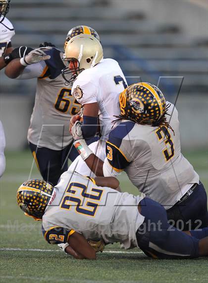 Thumbnail 3 in Hylton vs. Ocean Lakes (VHSL 3A D6 Semifinal) photogallery.