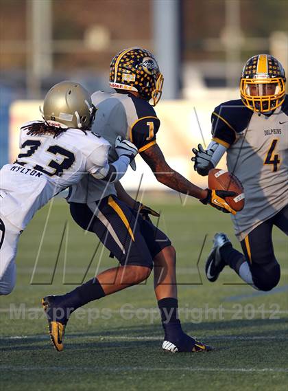 Thumbnail 2 in Hylton vs. Ocean Lakes (VHSL 3A D6 Semifinal) photogallery.