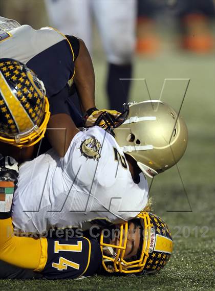 Thumbnail 2 in Hylton vs. Ocean Lakes (VHSL 3A D6 Semifinal) photogallery.
