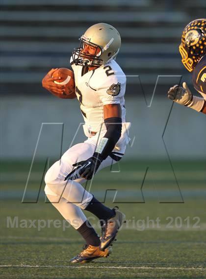 Thumbnail 1 in Hylton vs. Ocean Lakes (VHSL 3A D6 Semifinal) photogallery.