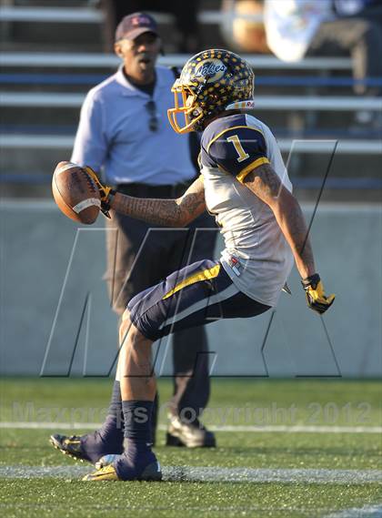 Thumbnail 3 in Hylton vs. Ocean Lakes (VHSL 3A D6 Semifinal) photogallery.