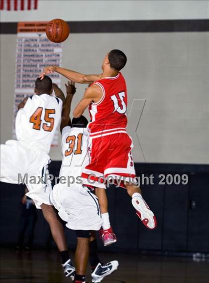 Thumbnail 3 in Dobie vs. Crosby (McDonalds Texas Invitational) photogallery.