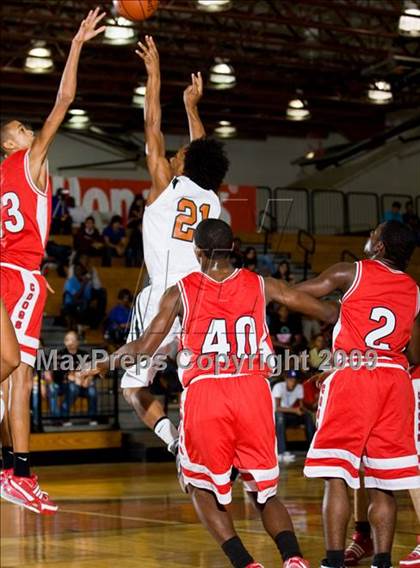 Thumbnail 1 in Dobie vs. Crosby (McDonalds Texas Invitational) photogallery.