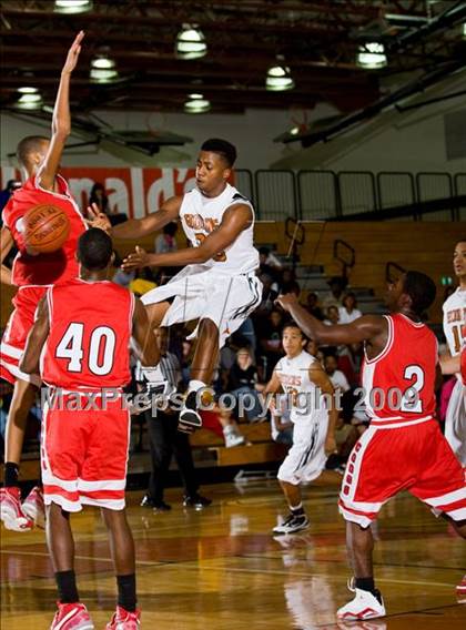 Thumbnail 3 in Dobie vs. Crosby (McDonalds Texas Invitational) photogallery.