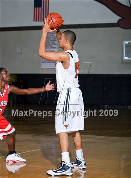 Thumbnail 2 in Dobie vs. Crosby (McDonalds Texas Invitational) photogallery.