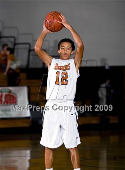 Thumbnail 2 in Dobie vs. Crosby (McDonalds Texas Invitational) photogallery.