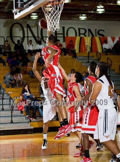 Thumbnail 3 in Dobie vs. Crosby (McDonalds Texas Invitational) photogallery.