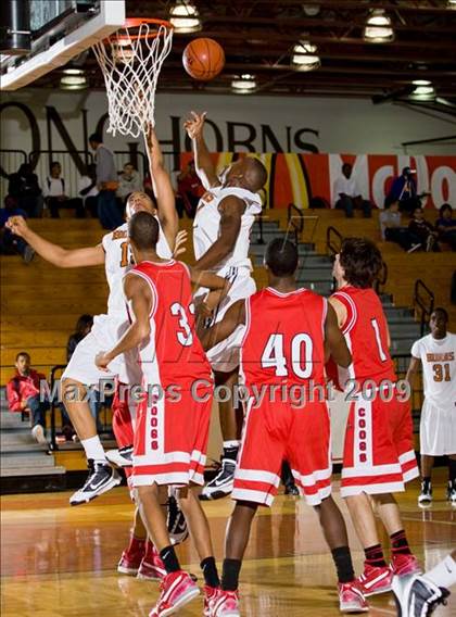 Thumbnail 1 in Dobie vs. Crosby (McDonalds Texas Invitational) photogallery.