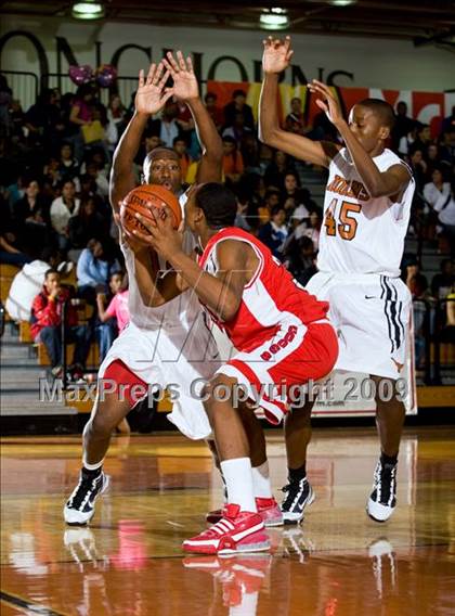 Thumbnail 1 in Dobie vs. Crosby (McDonalds Texas Invitational) photogallery.